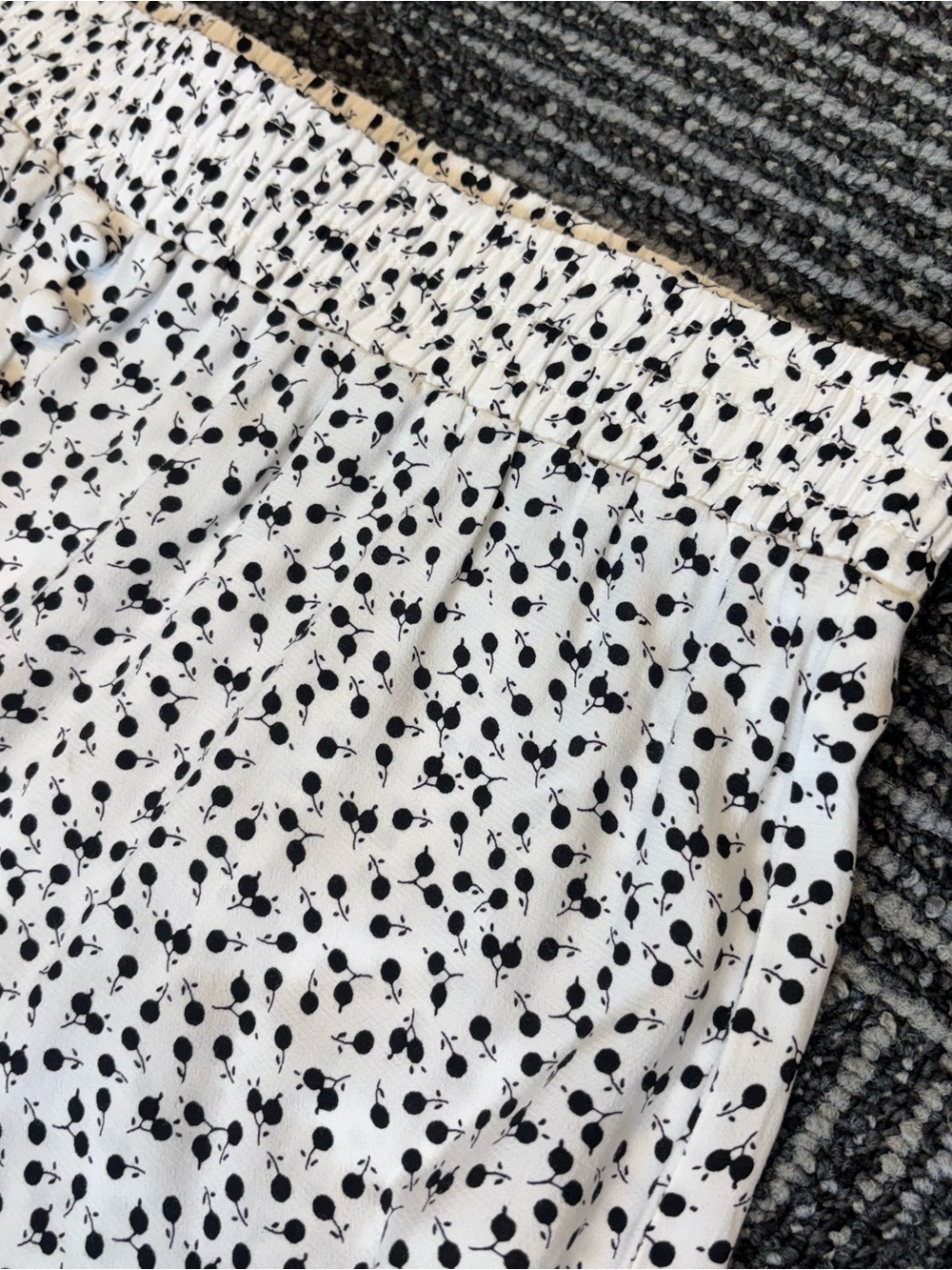 NWT Loft medium MIDI Skirt White Black Cherries Button Detail Front Split - Picture 4 of 9